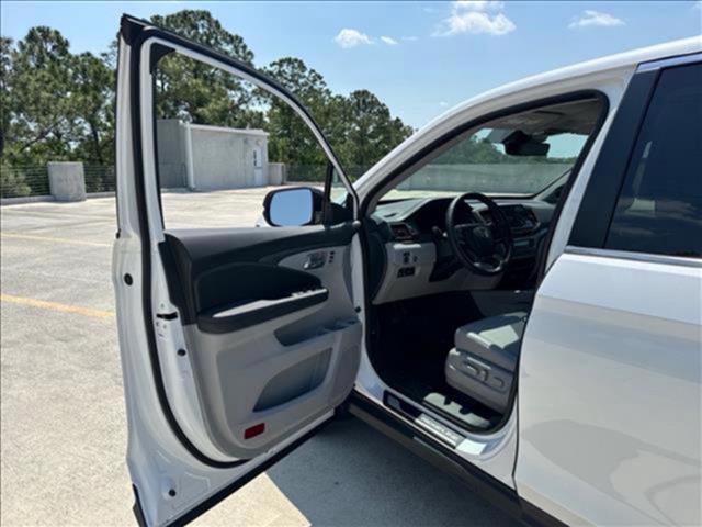 new 2025 Honda Ridgeline car, priced at $43,830