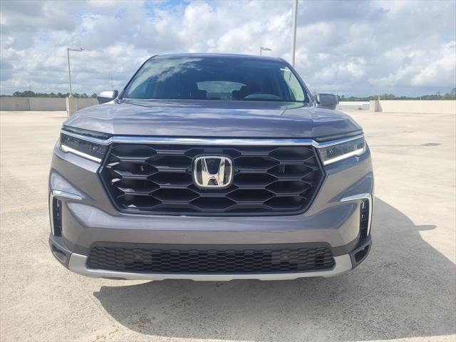 new 2025 Honda Pilot car, priced at $45,061