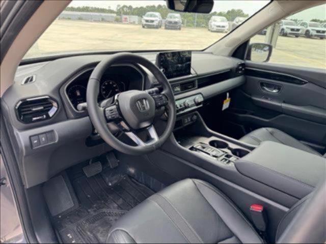 used 2025 Honda Pilot car, priced at $45,459
