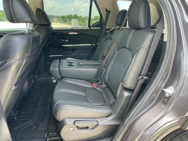used 2025 Honda Pilot car, priced at $44,420