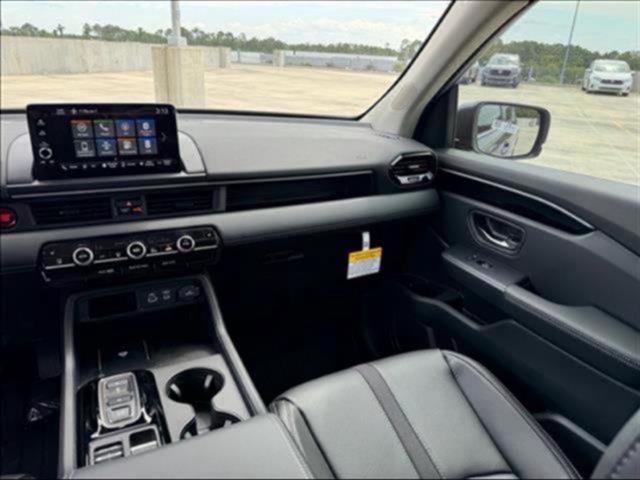 used 2025 Honda Pilot car, priced at $45,459