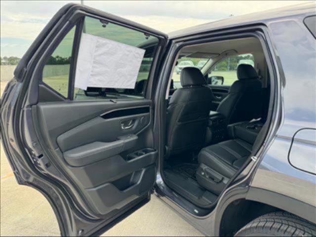 used 2025 Honda Pilot car, priced at $45,459