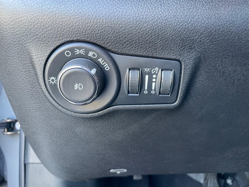 used 2024 Jeep Compass car, priced at $20,319