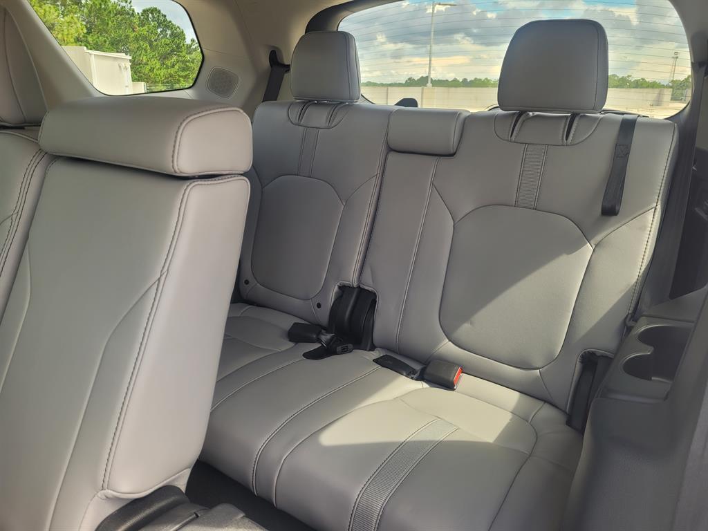new 2025 Honda Pilot car, priced at $49,678