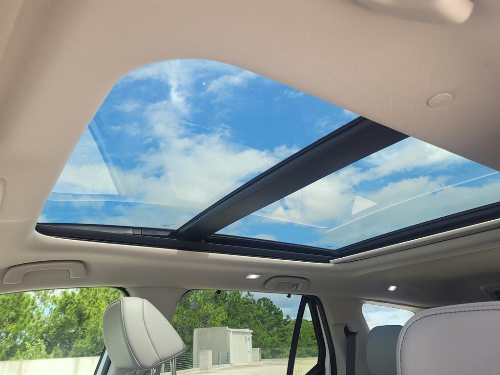 new 2025 Honda Pilot car, priced at $49,678