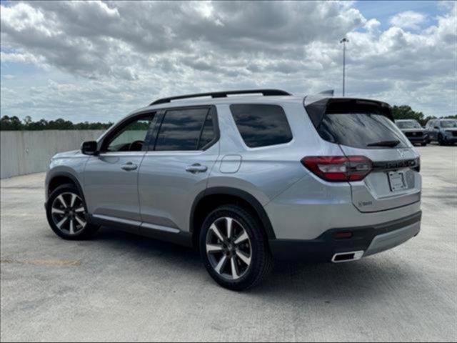 new 2025 Honda Pilot car, priced at $45,428