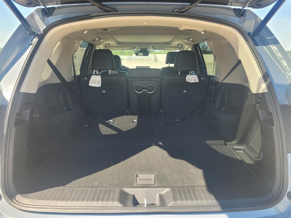 new 2025 Honda Pilot car, priced at $45,886