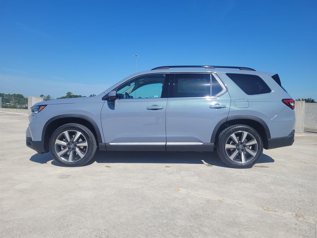 new 2025 Honda Pilot car, priced at $45,886
