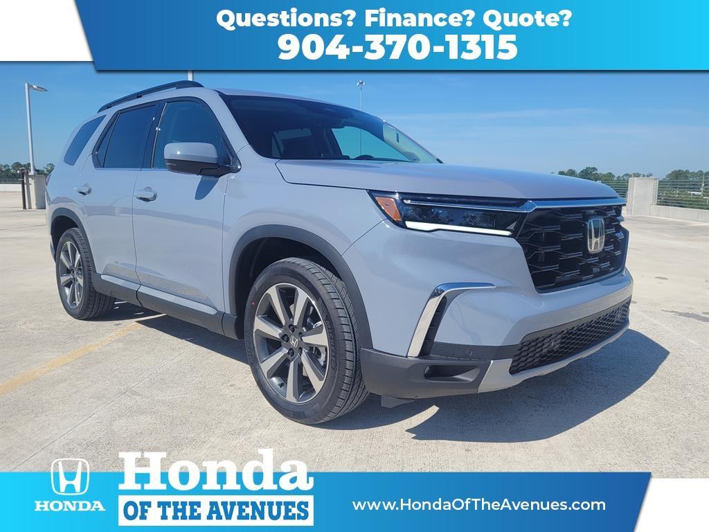 new 2025 Honda Pilot car, priced at $45,886