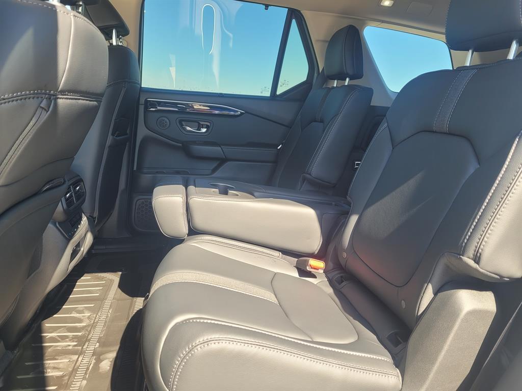 new 2025 Honda Pilot car, priced at $45,886