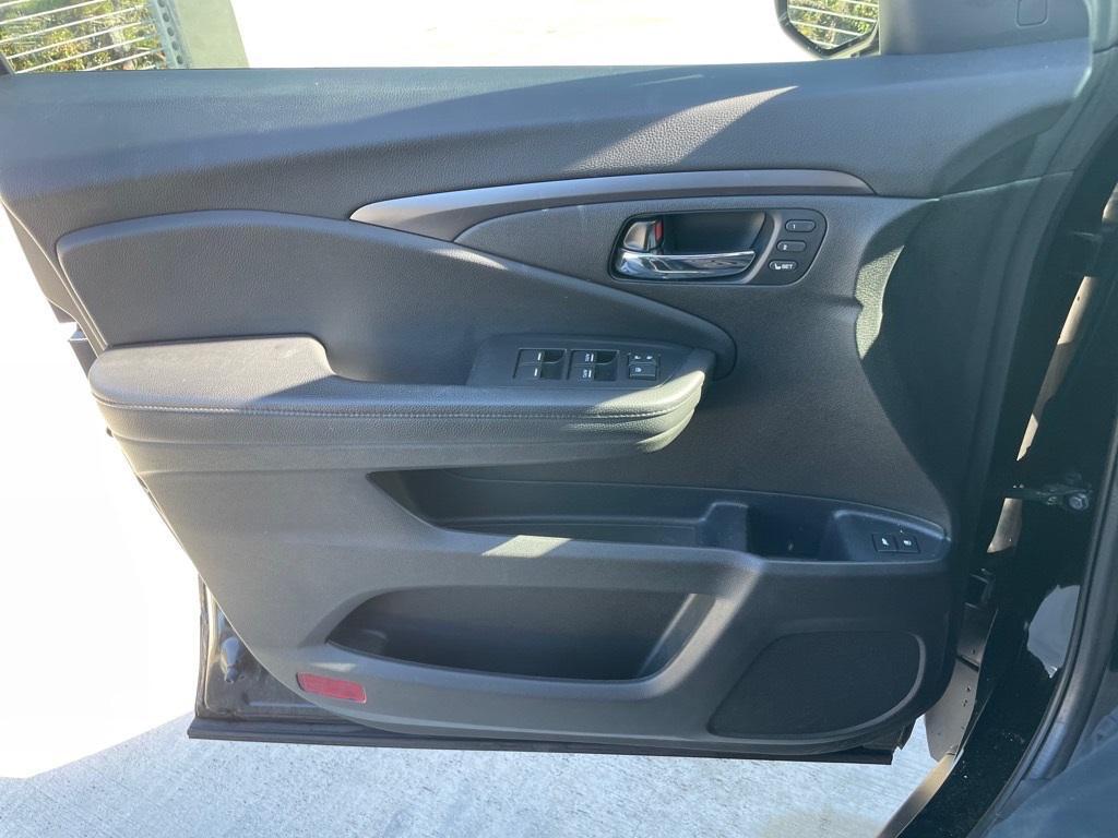 used 2022 Honda Pilot car, priced at $29,724