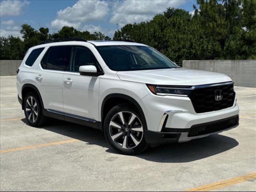 new 2025 Honda Pilot car, priced at $46,418