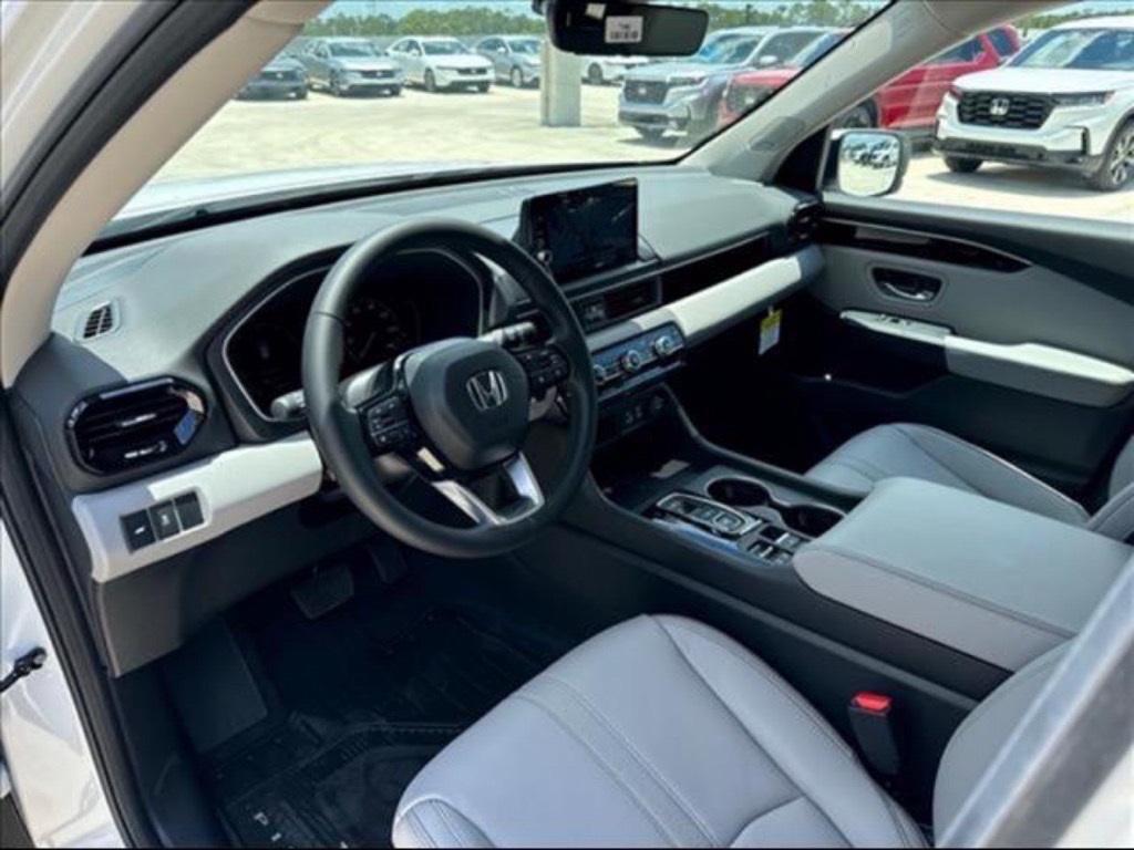 new 2025 Honda Pilot car, priced at $46,418