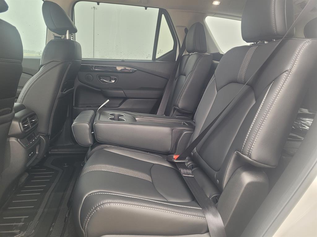 new 2025 Honda Pilot car, priced at $44,695
