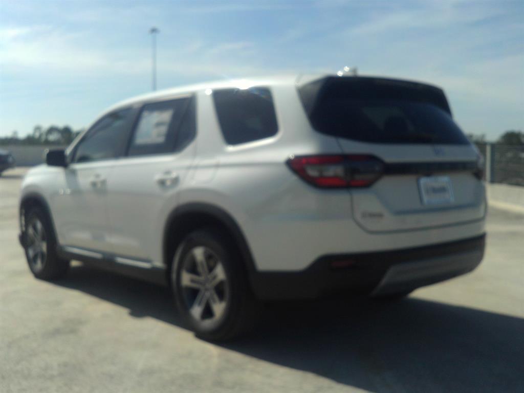 new 2025 Honda Pilot car, priced at $44,695