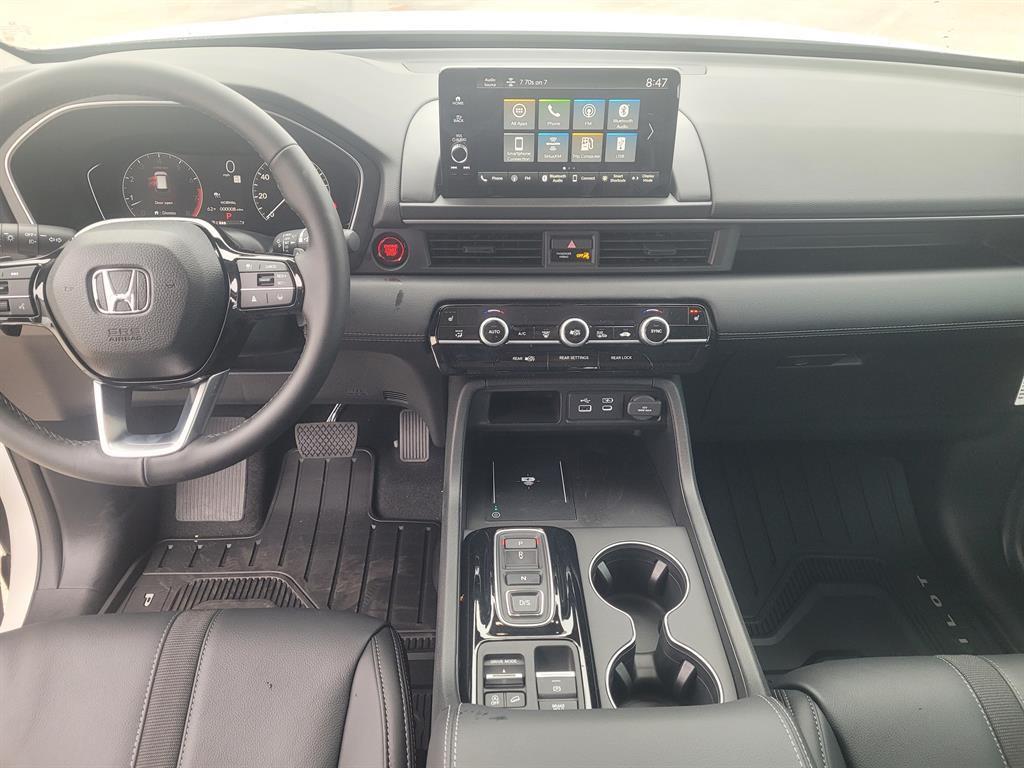 new 2025 Honda Pilot car, priced at $44,695