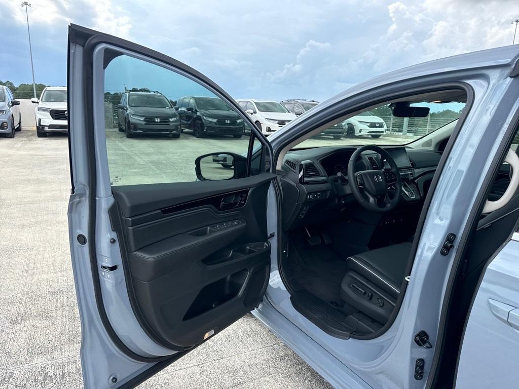 new 2026 Honda Odyssey car, priced at $52,354