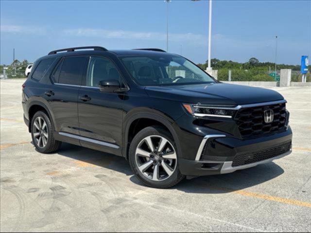 new 2025 Honda Pilot car, priced at $45,428