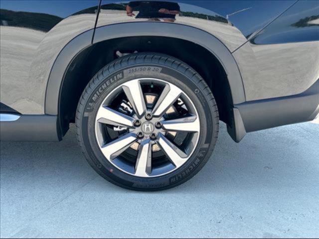new 2025 Honda Pilot car, priced at $45,428