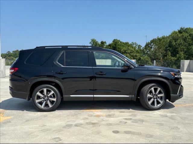 new 2025 Honda Pilot car, priced at $45,428