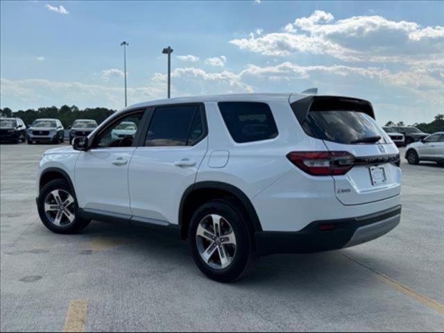 new 2025 Honda Pilot car, priced at $43,545