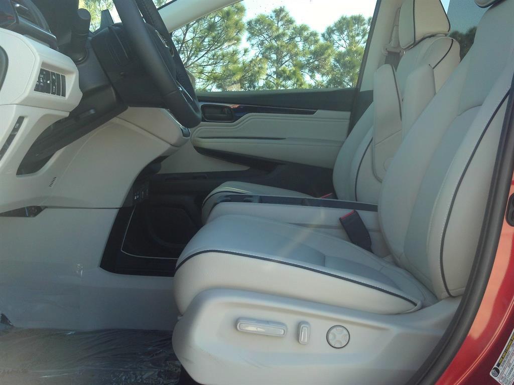 new 2026 Honda Odyssey car, priced at $50,940