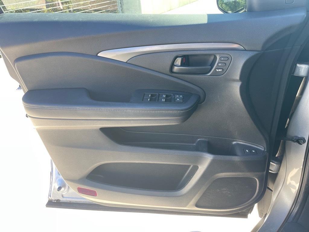 used 2022 Honda Passport car, priced at $31,403