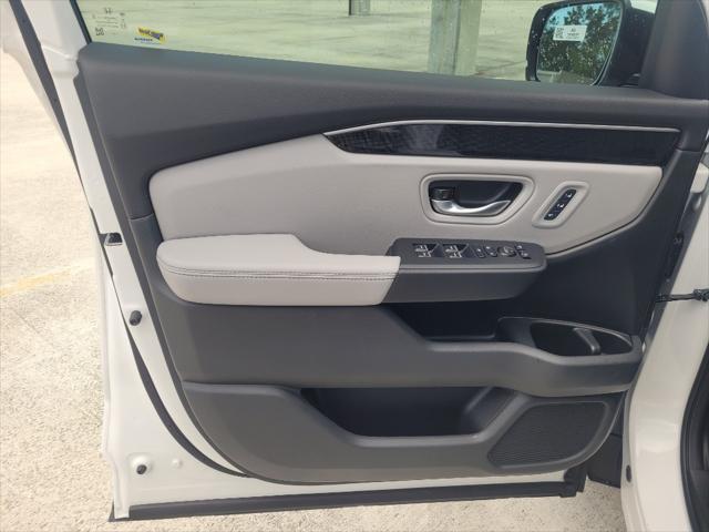 new 2025 Honda Pilot car, priced at $51,087