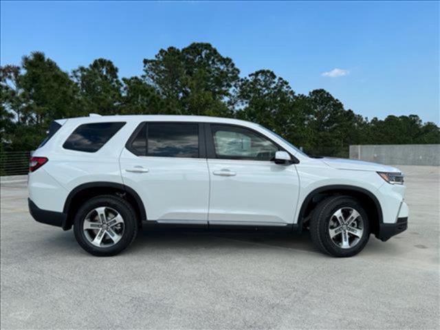 new 2025 Honda Pilot car, priced at $44,120