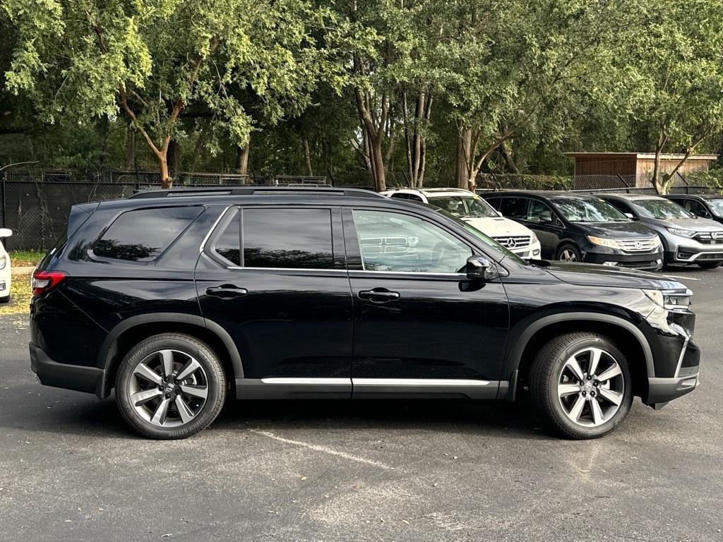 new 2025 Honda Pilot car, priced at $51,215