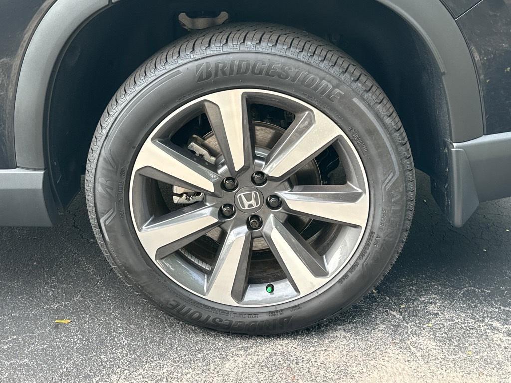 new 2025 Honda Pilot car, priced at $51,215