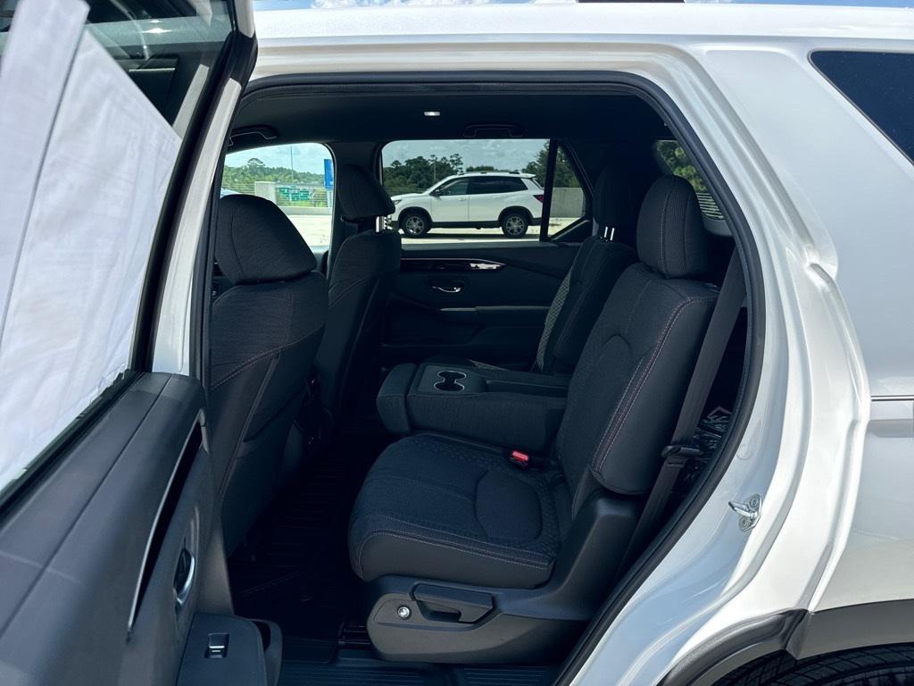 new 2025 Honda Pilot car, priced at $42,884