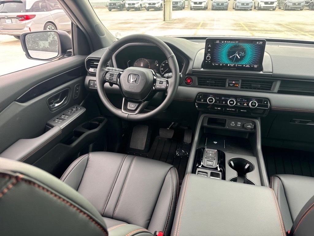 new 2025 Honda Pilot car, priced at $47,228