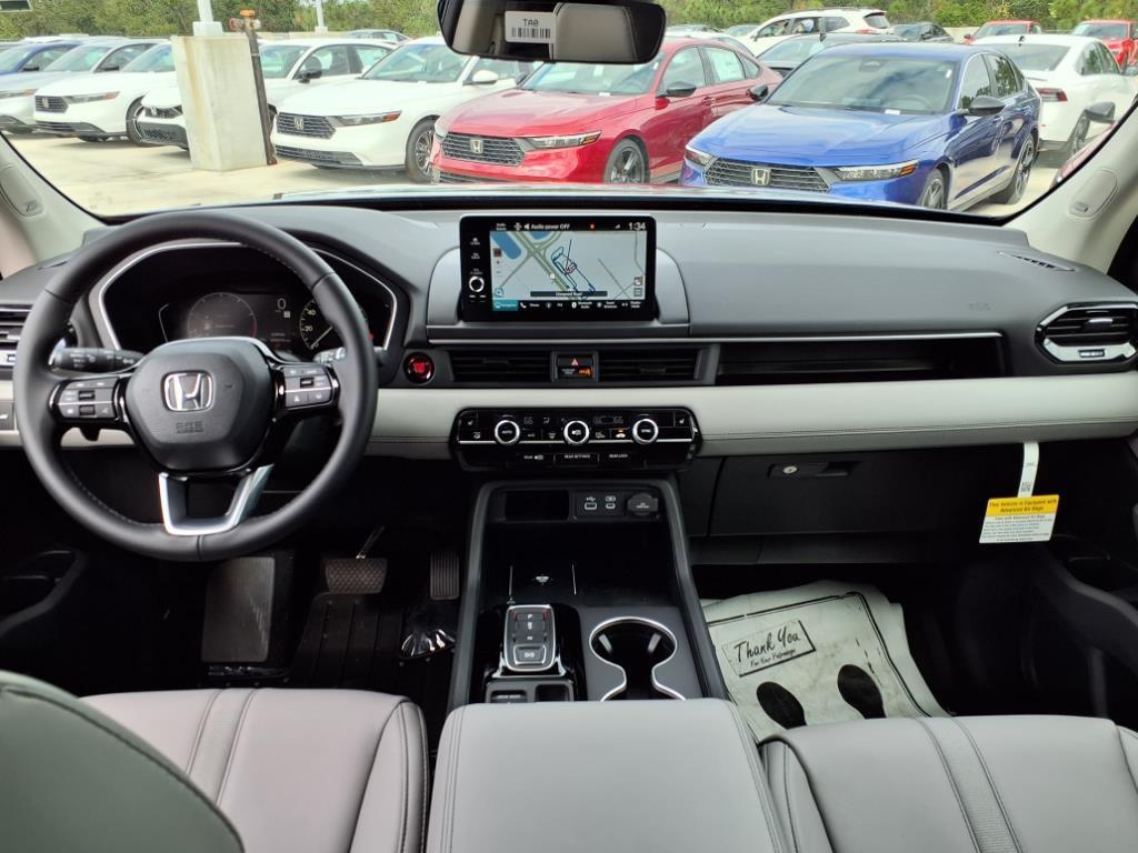 new 2025 Honda Pilot car, priced at $47,825