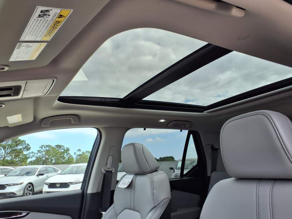 new 2025 Honda Pilot car, priced at $47,825