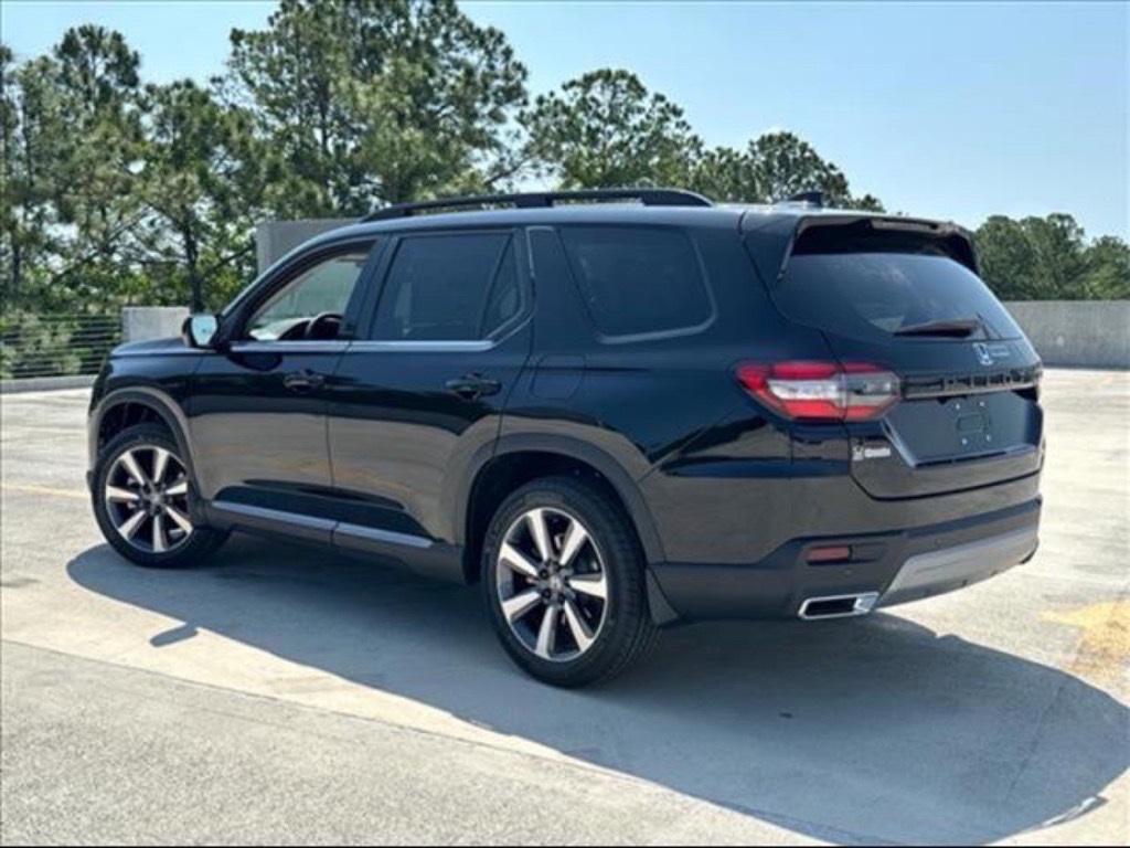 new 2025 Honda Pilot car, priced at $47,499