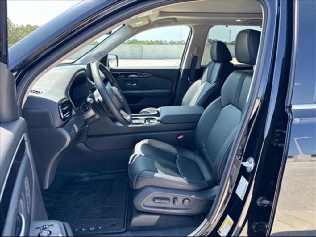 new 2025 Honda Pilot car, priced at $47,499