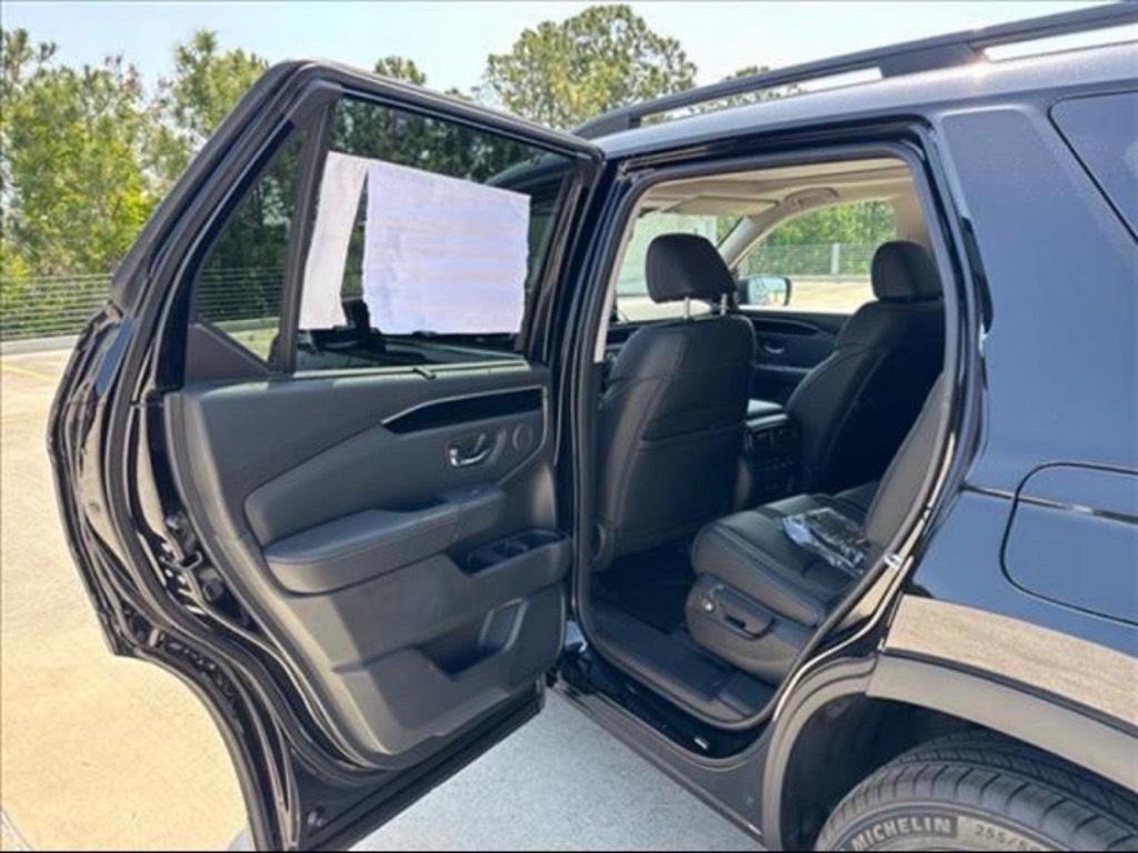 new 2025 Honda Pilot car, priced at $47,499