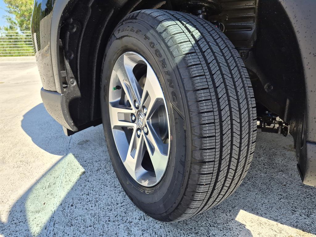 new 2025 Honda Pilot car, priced at $43,919