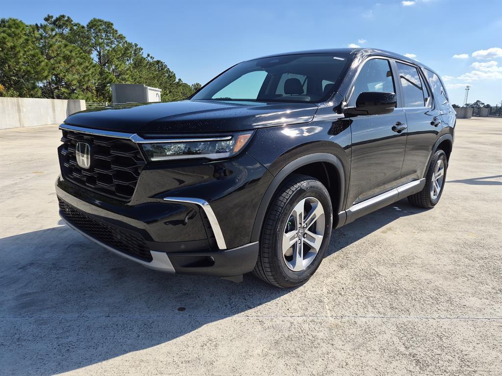 new 2025 Honda Pilot car, priced at $43,919