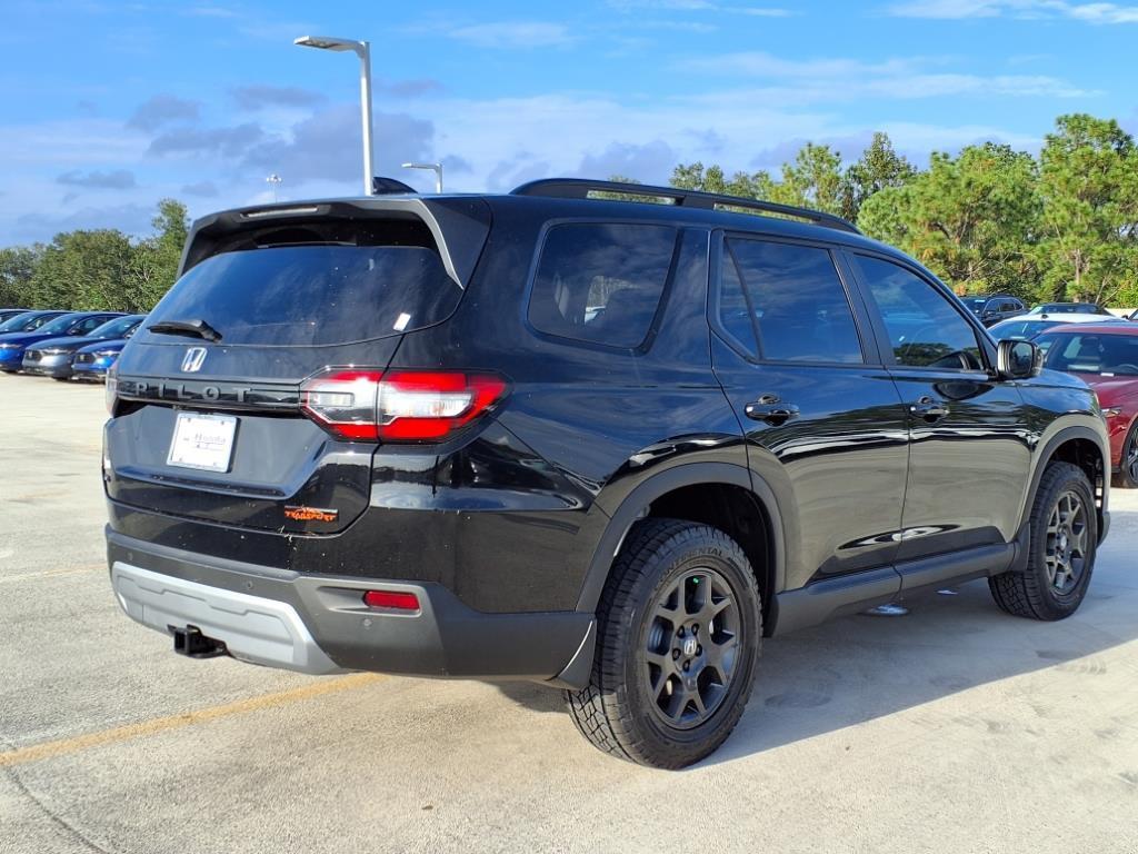 new 2025 Honda Pilot car, priced at $48,370