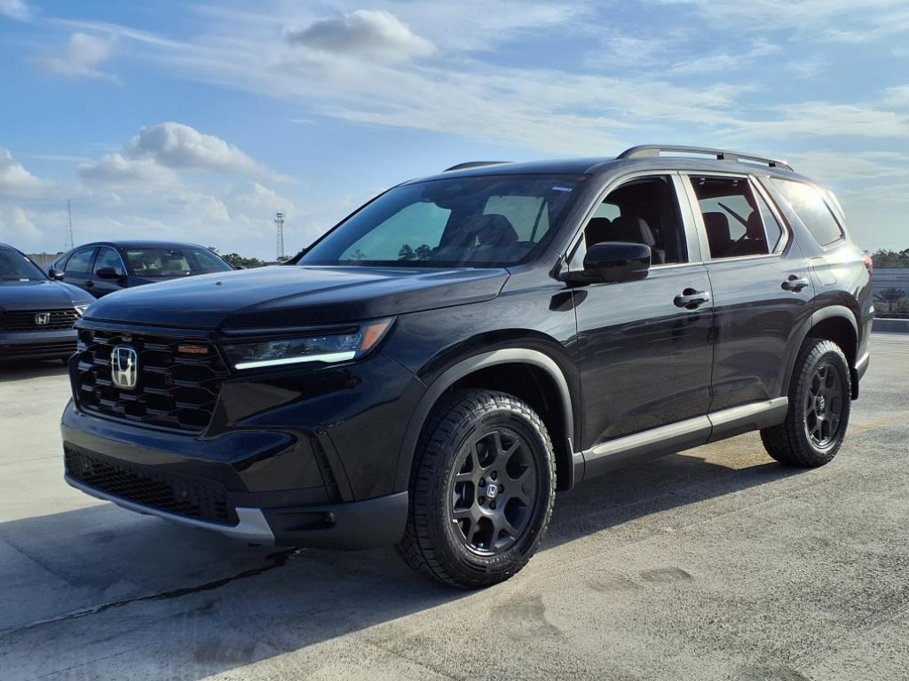 new 2025 Honda Pilot car, priced at $48,370