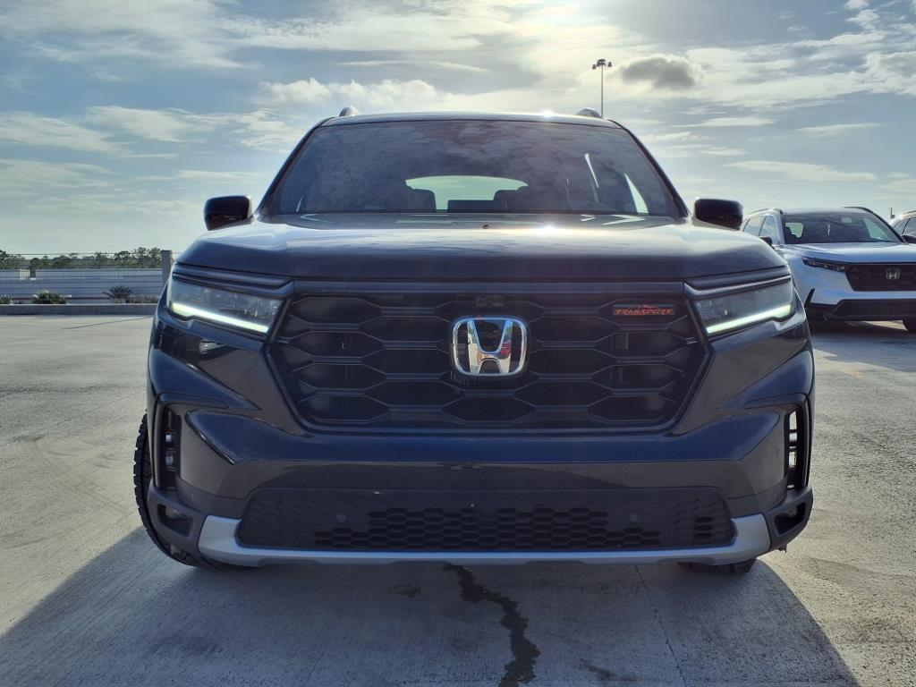 new 2025 Honda Pilot car, priced at $48,370