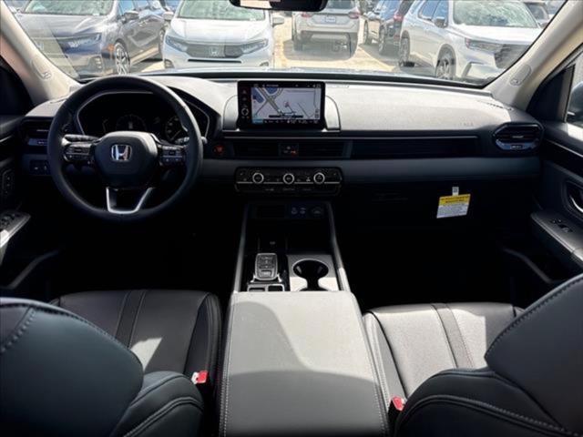 new 2025 Honda Pilot car, priced at $47,723
