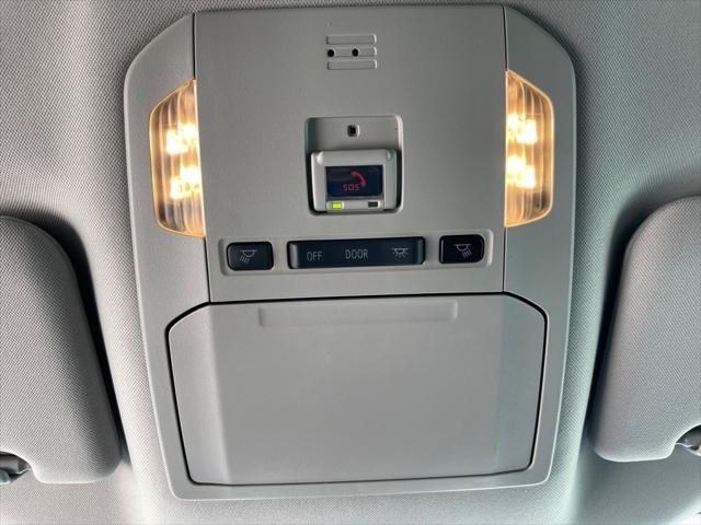 used 2023 Toyota Highlander Hybrid car, priced at $34,450