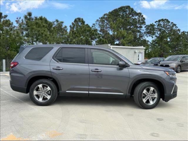 new 2025 Honda Pilot car, priced at $42,349