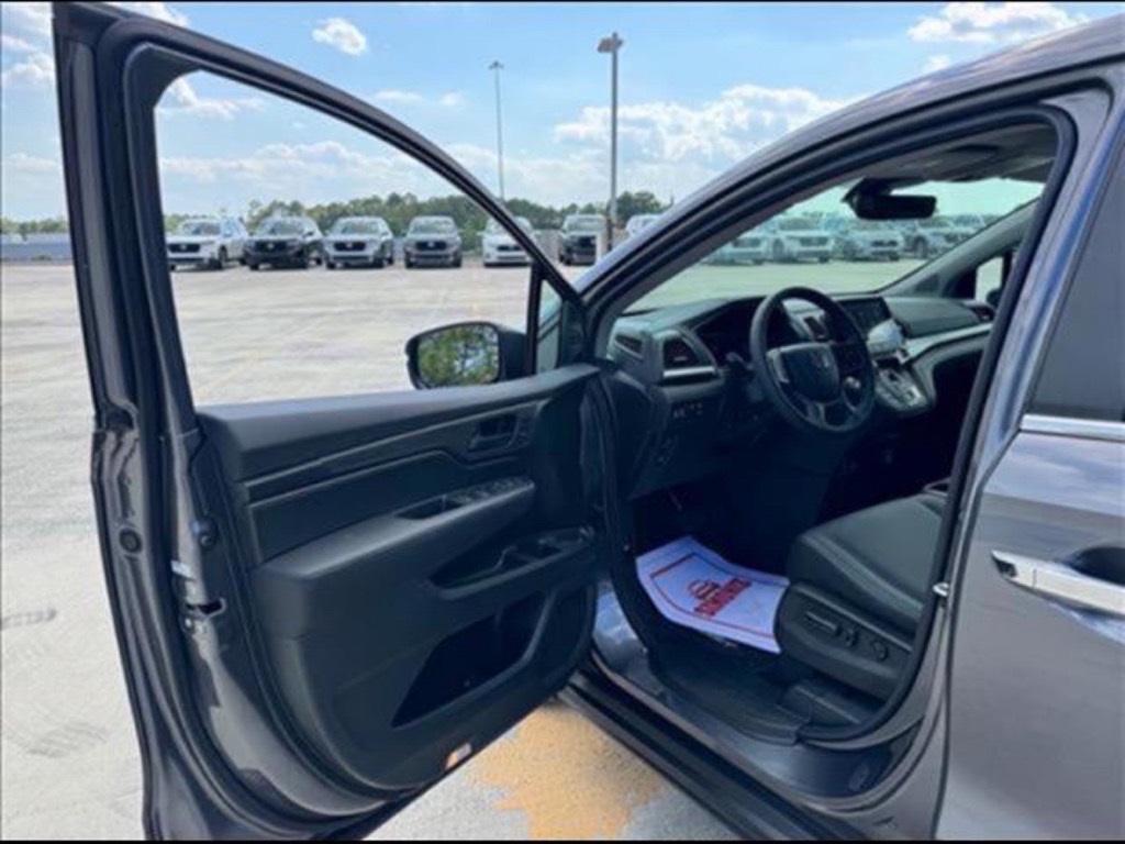 new 2026 Honda Odyssey car, priced at $46,240