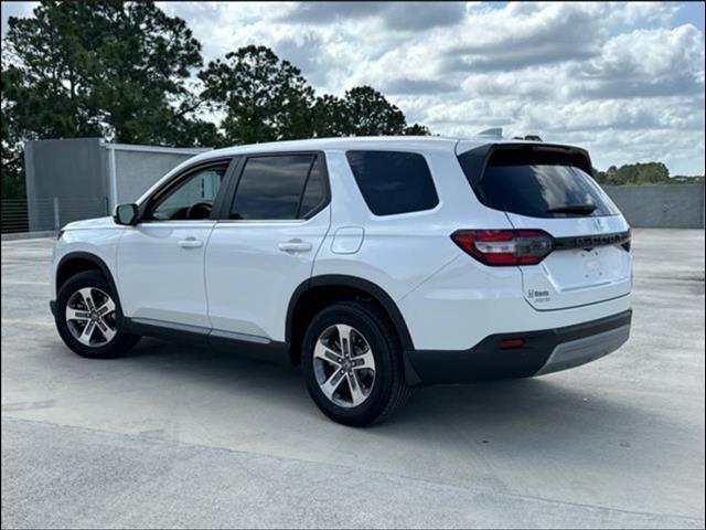 new 2025 Honda Pilot car, priced at $43,155