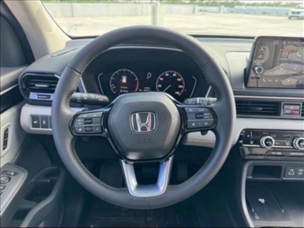 new 2025 Honda Pilot car, priced at $43,056