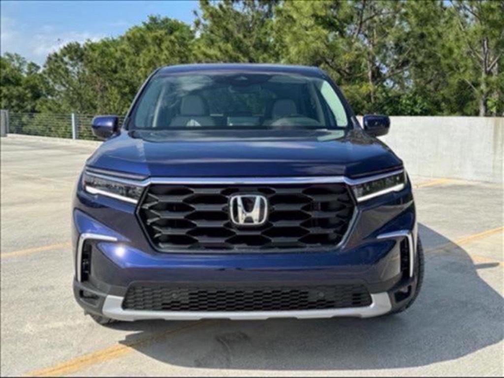 new 2025 Honda Pilot car, priced at $43,056